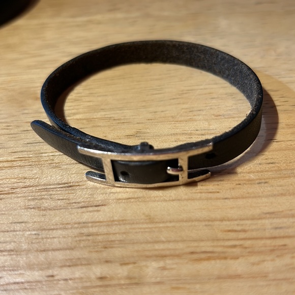 Hermes Logo Apill Black Leather Bracelet - Picture 1 of 5